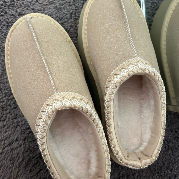 Platform Slippers - Picture 3 of 4